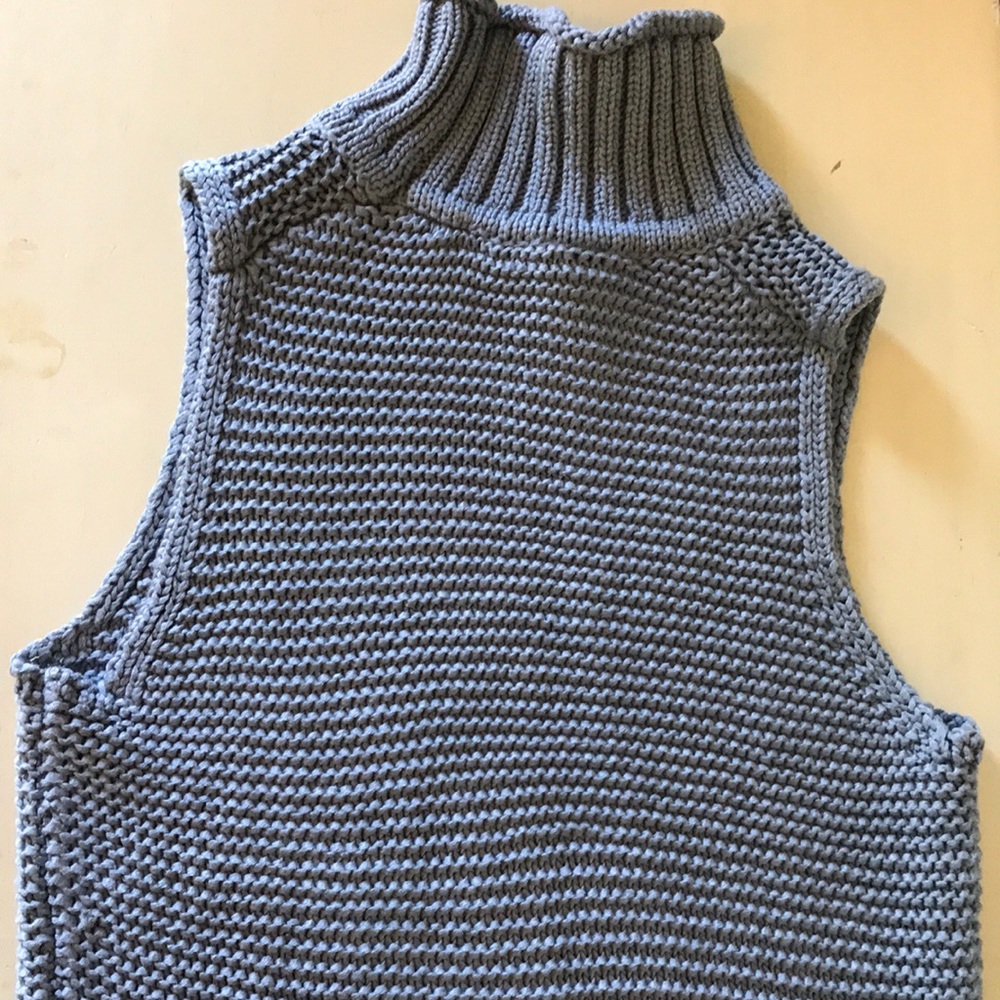 Sleeveless sweater